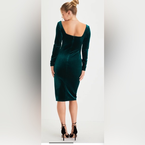NWT Lulus Velvet Emerald Green Dress - Picture 2 of 7